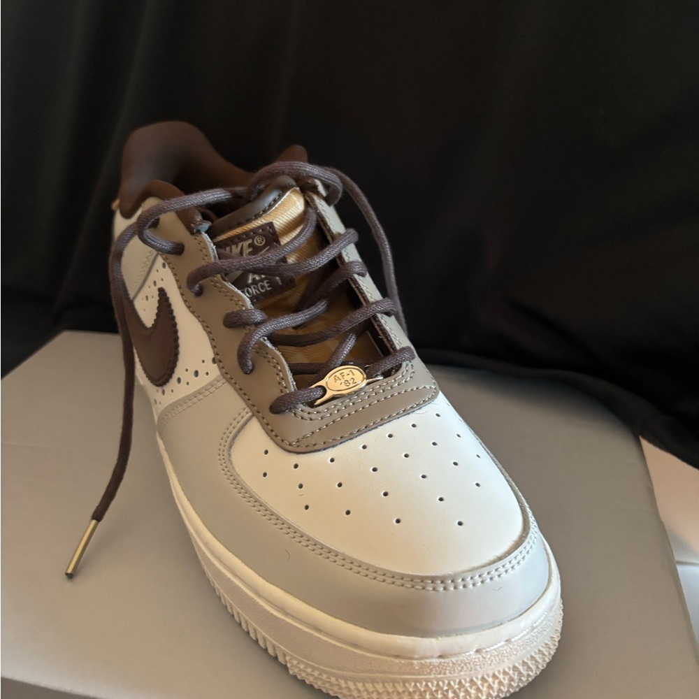 Nike Brown and Cream Sneakers with Iconic Design(NEVER WORN)